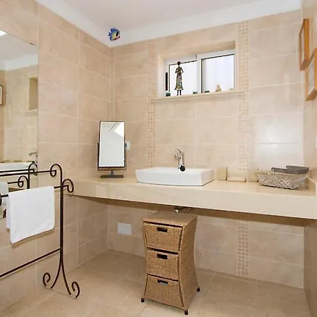 Casa Blanca Mojones - 3 Bedroom Family - Great Pool Area - Sea Views - Wifi Villa Puerto del Carmen (Lanzarote)